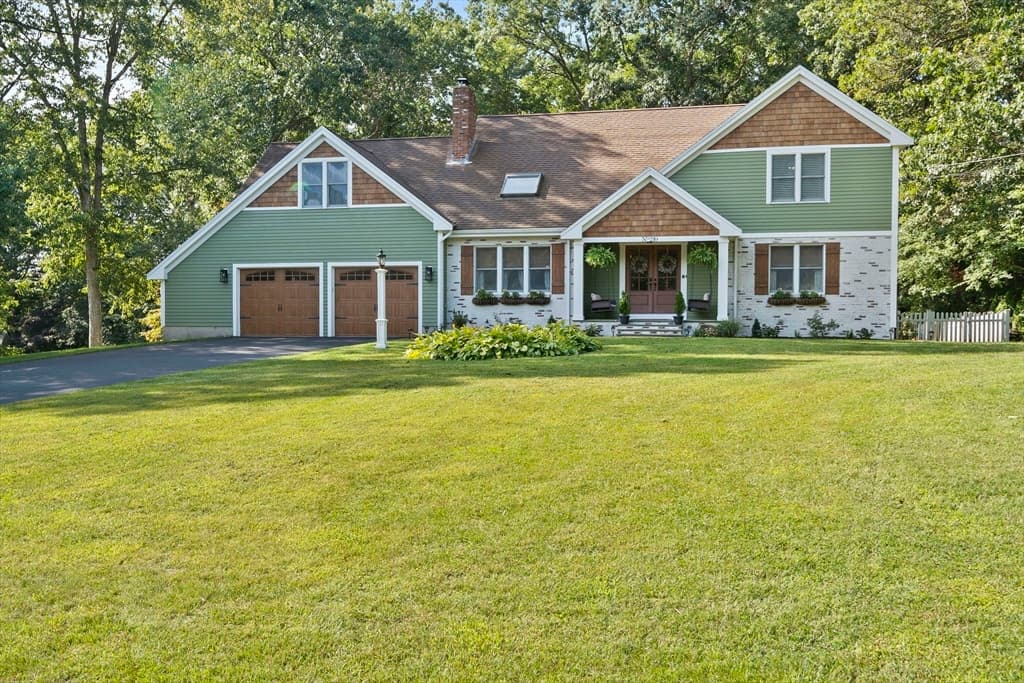 Single Family Residence at 210 Boxwood Ln, Bridgewater MA 02324, photo 4 of 42