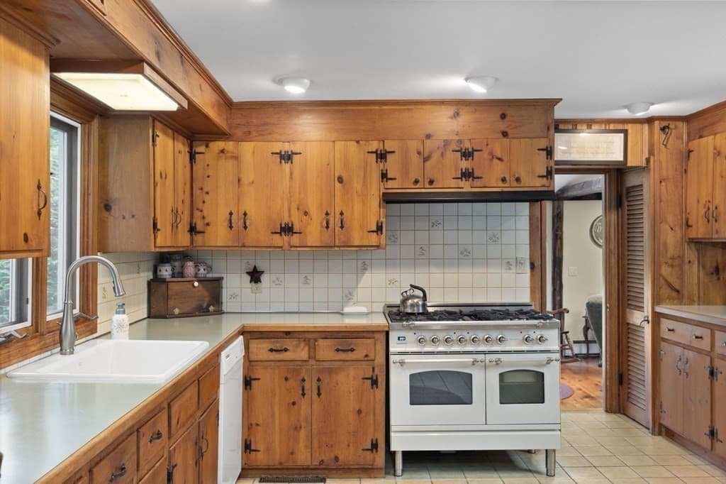 28 Spring Street, Hanson MA 02341 photo 7