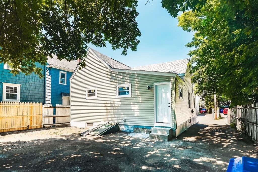 112 Hendrick, Providence RI 02908 photo 15