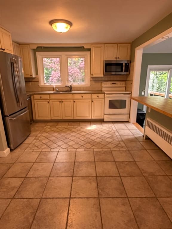 7 Wayne Dr, Foxboro MA 02035 photo 6