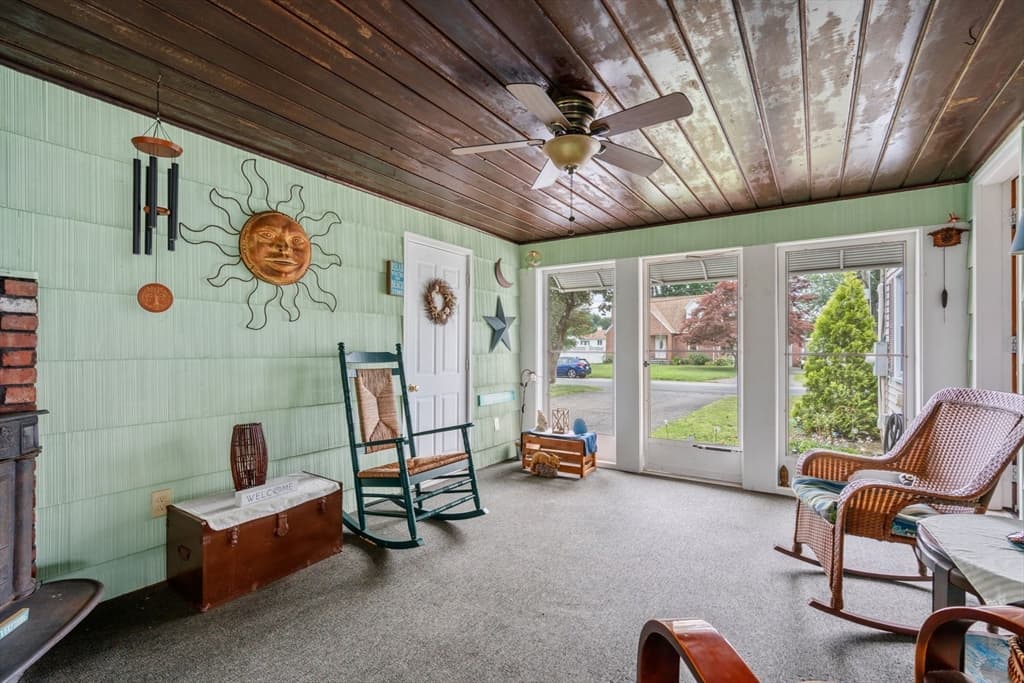 116 Kensington St, Agawam MA 01030 photo 3