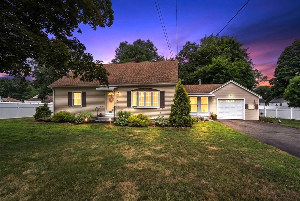 116 Kensington St, Agawam MA 01030