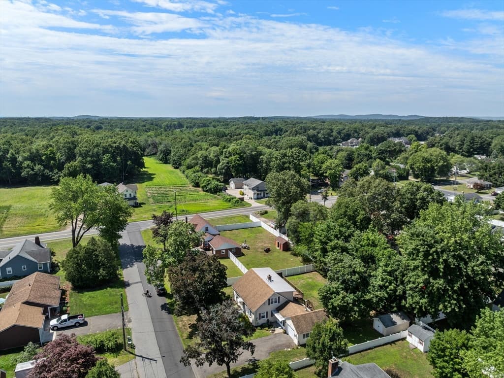 116 Kensington St, Agawam MA 01030 photo 5