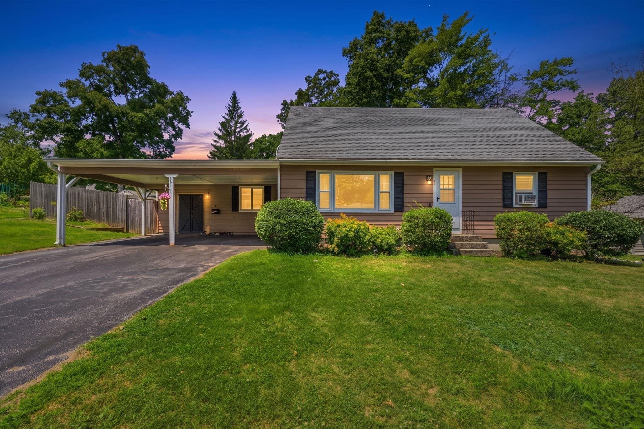 37 Parker St, Fitchburg MA 01420