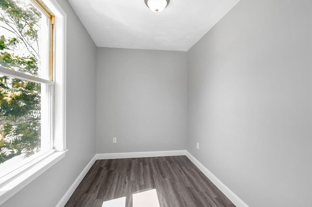 50-52 Willow Street, Lowell MA 01852 photo 12