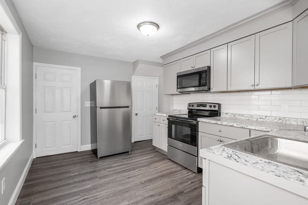 50-52 Willow Street, Lowell MA 01852 photo 4