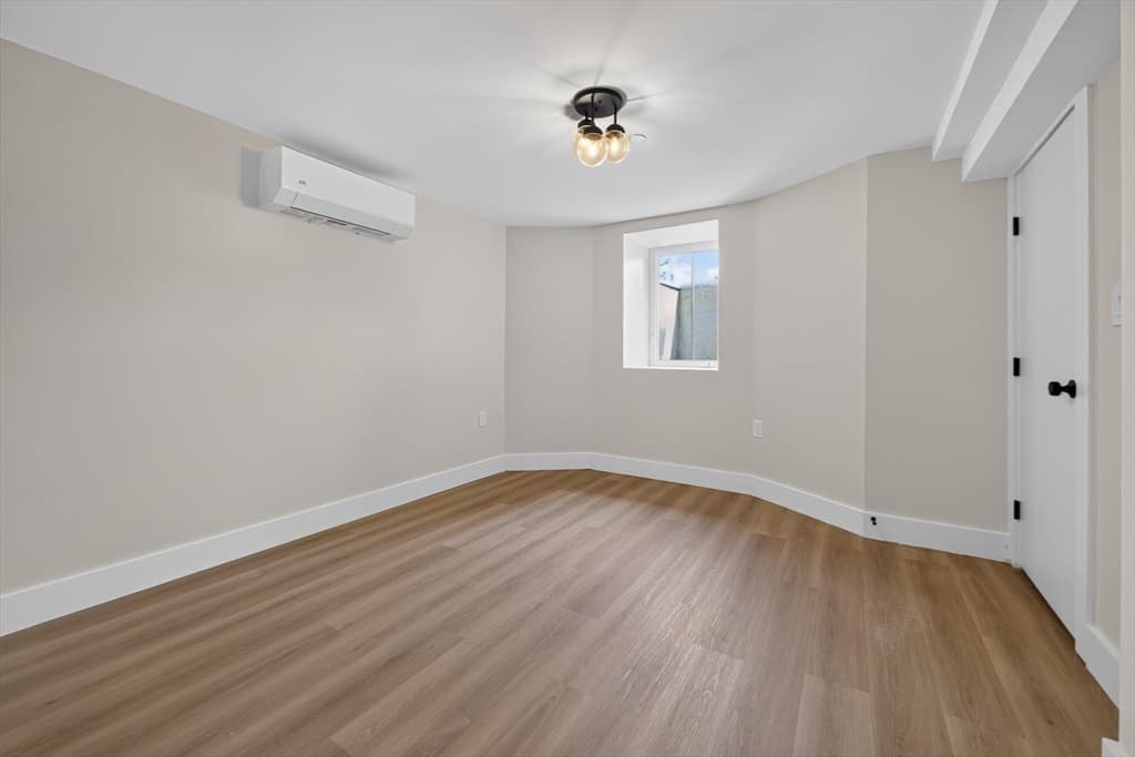 533 Washington Street, Boston MA 02124 photo 16