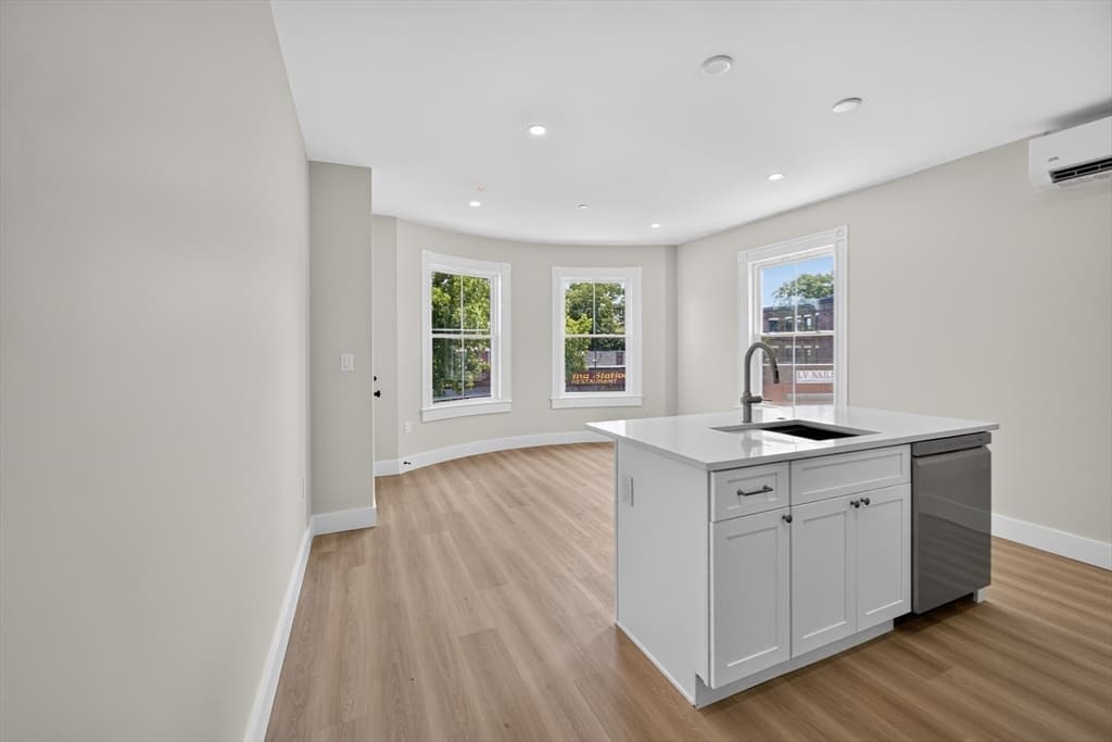 533 Washington Street, Boston MA 02124 photo 34