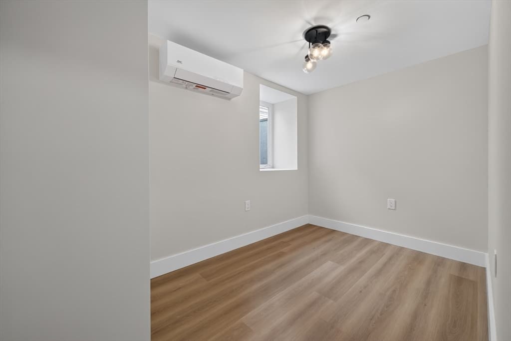 533 Washington Street, Boston MA 02124 photo 15
