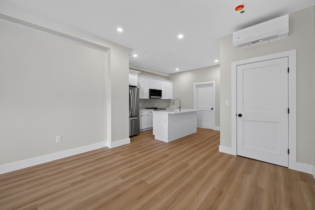 533 Washington Street, Boston MA 02124 photo 11