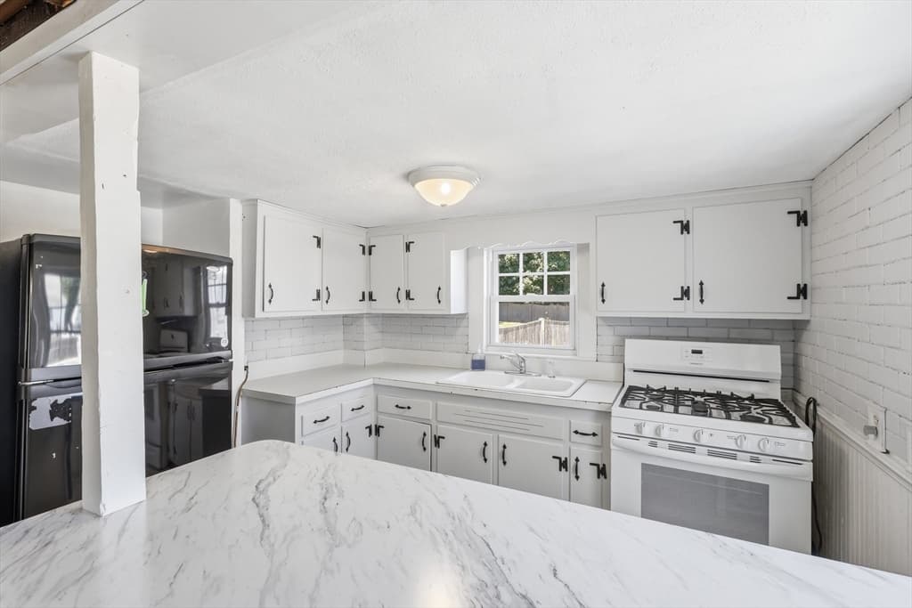 39 Main St, Saugus MA 01906 photo 11