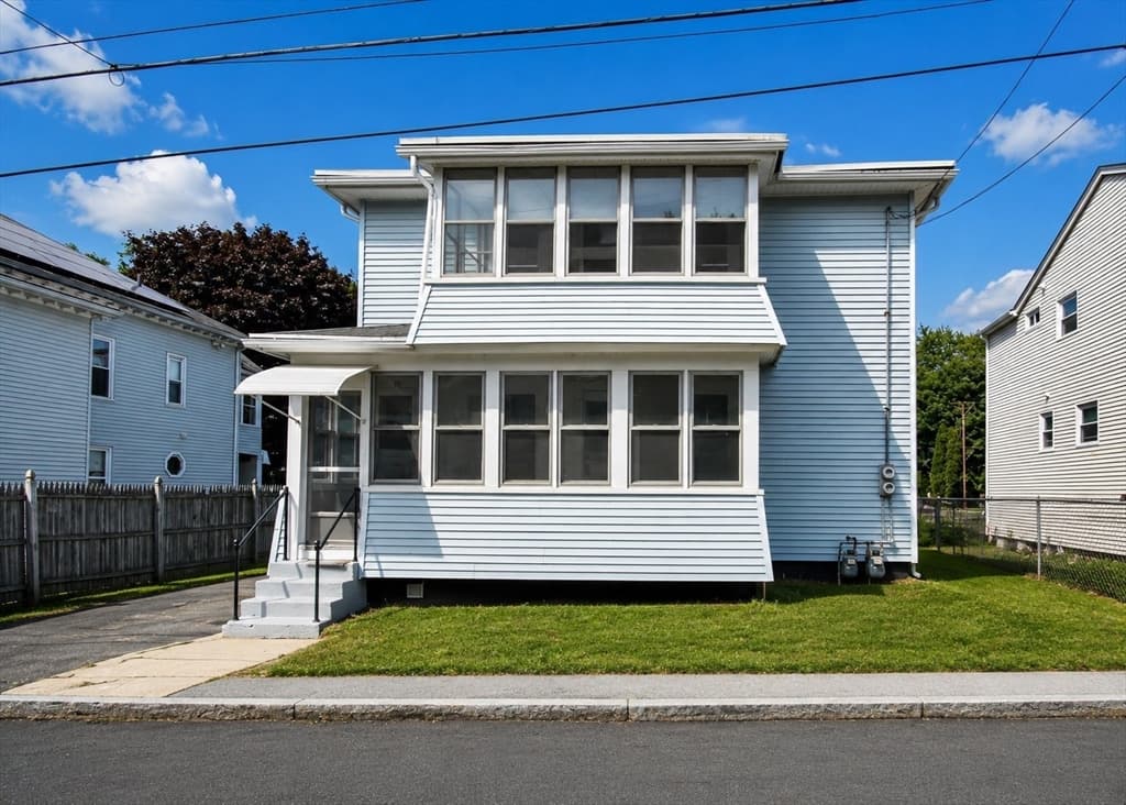 24-26 Pequot St, Springfield MA 01151