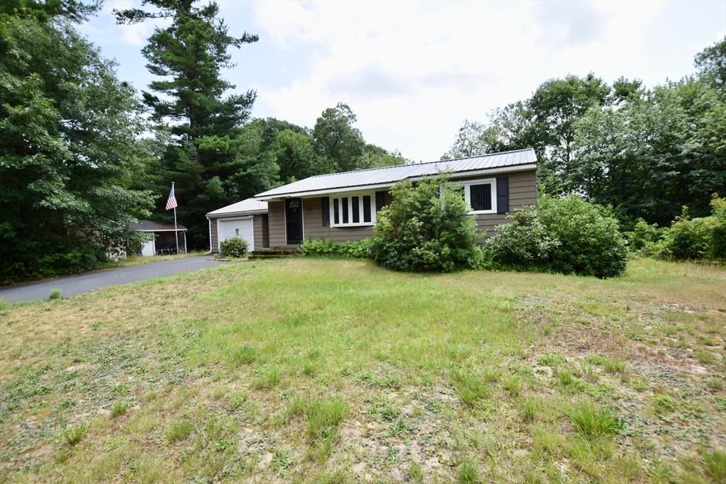 197 Birch St, Pembroke MA 02359 photo 2