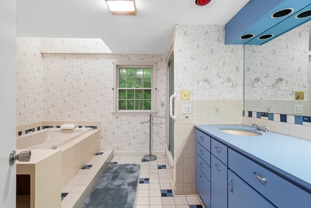 166 Pine St, Manchester MA 01944 photo 29