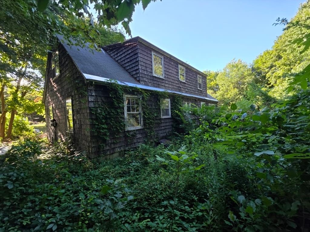 Single Family Residence at 47 Montana Dr, Holden MA 01520, Holden, photo 2 of 2