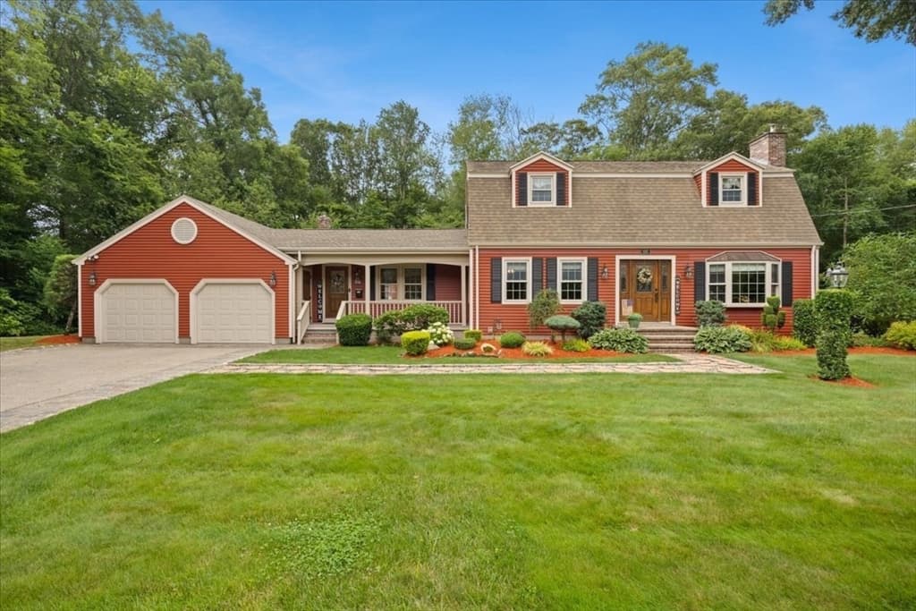 195 Colonial Dr, Somerset MA 02726