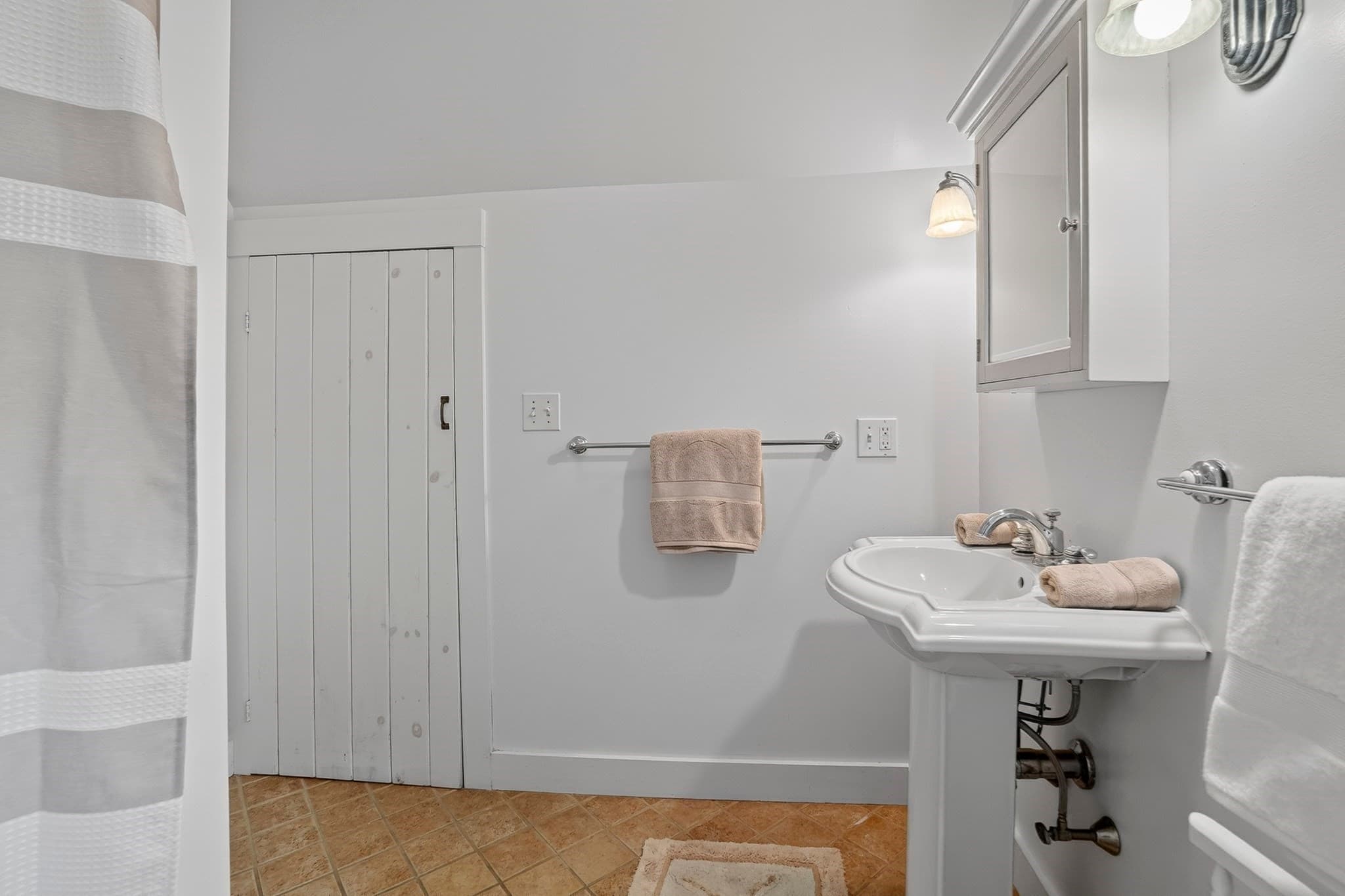 Single Family Residence at 59 Tuckernuck Ave, Oak Bluffs MA 02557, photo 31 of 41
