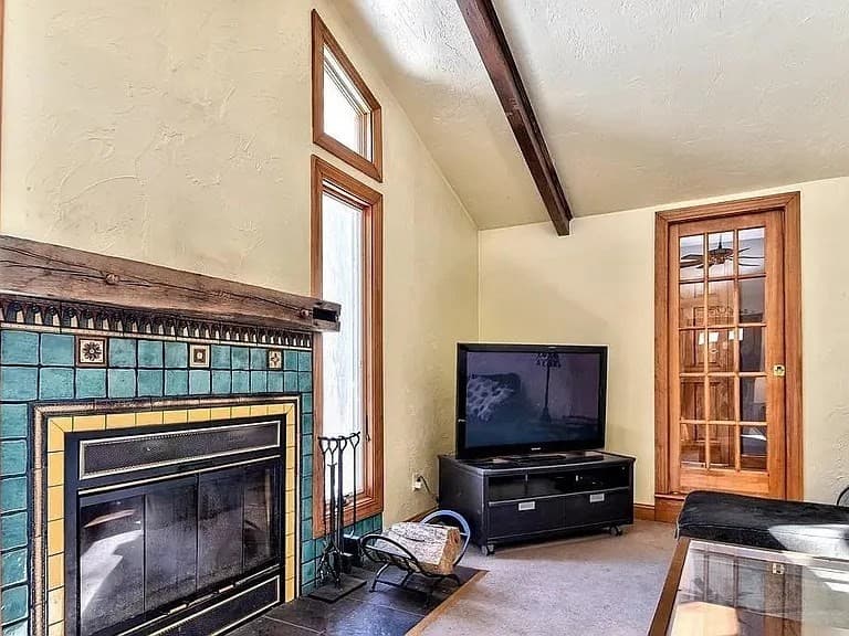 Single Family Residence at 81 Riverview Cir, Wayland MA 01778, photo 3 of 23