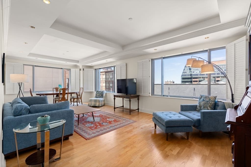 1 Huntington Ave # 807, Boston MA 02116