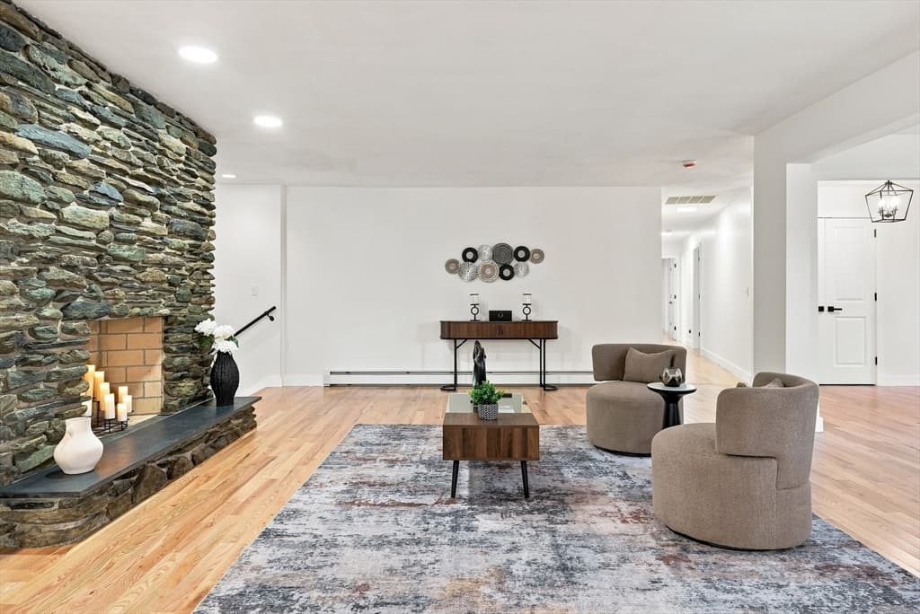 20 Longfellow Rd, Holyoke MA 01040 photo 6