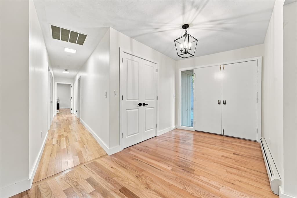 20 Longfellow Rd, Holyoke MA 01040 photo 3