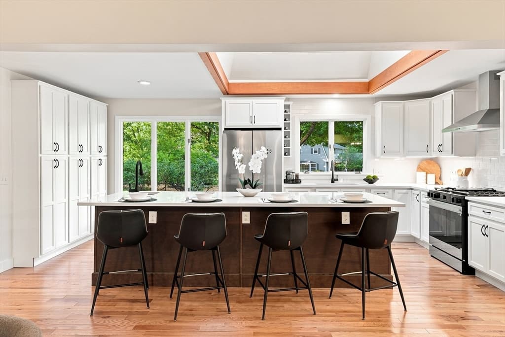 20 Longfellow Rd, Holyoke MA 01040 photo 9