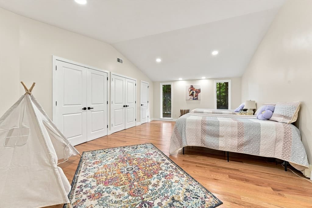 20 Longfellow Rd, Holyoke MA 01040 photo 18