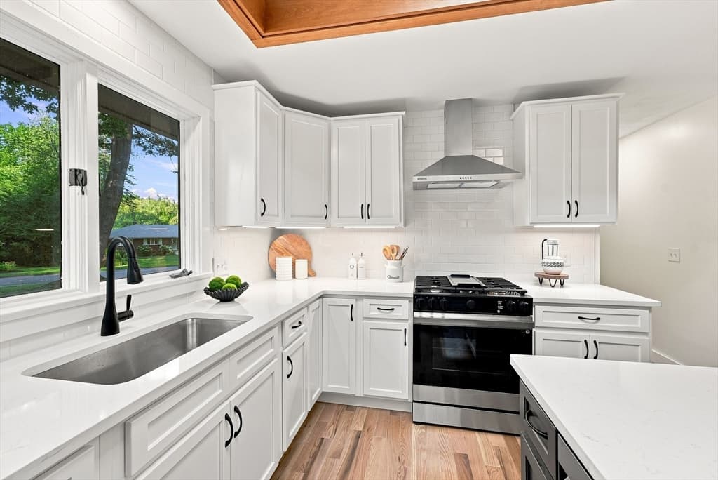 20 Longfellow Rd, Holyoke MA 01040 photo 11