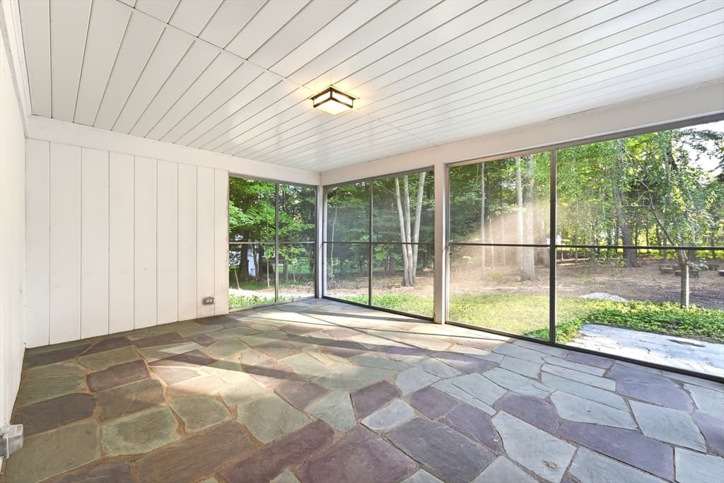 20 Longfellow Rd, Holyoke MA 01040 photo 35