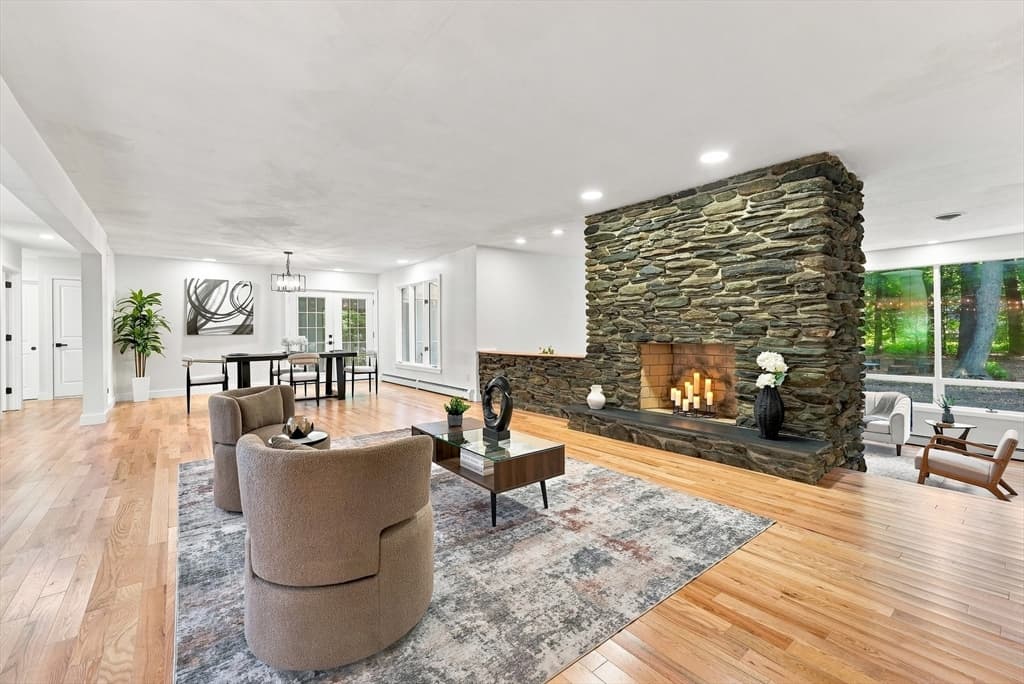 20 Longfellow Rd, Holyoke MA 01040 photo 4
