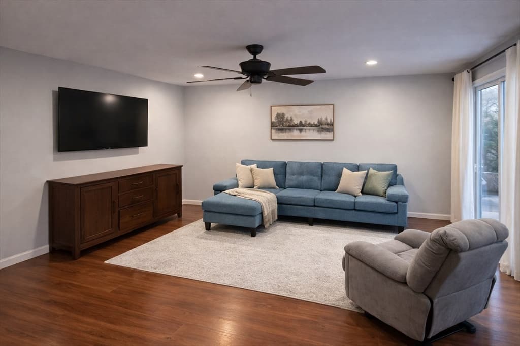 645 Robbins Ave # 52, Dracut MA 01826