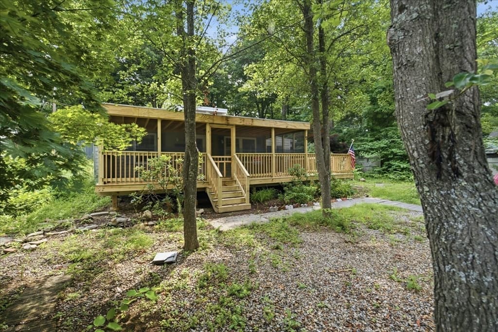 Single Family Residence at 7 Victoria Avenue, Rutland MA 01543, Rutland, photo 4 of 38