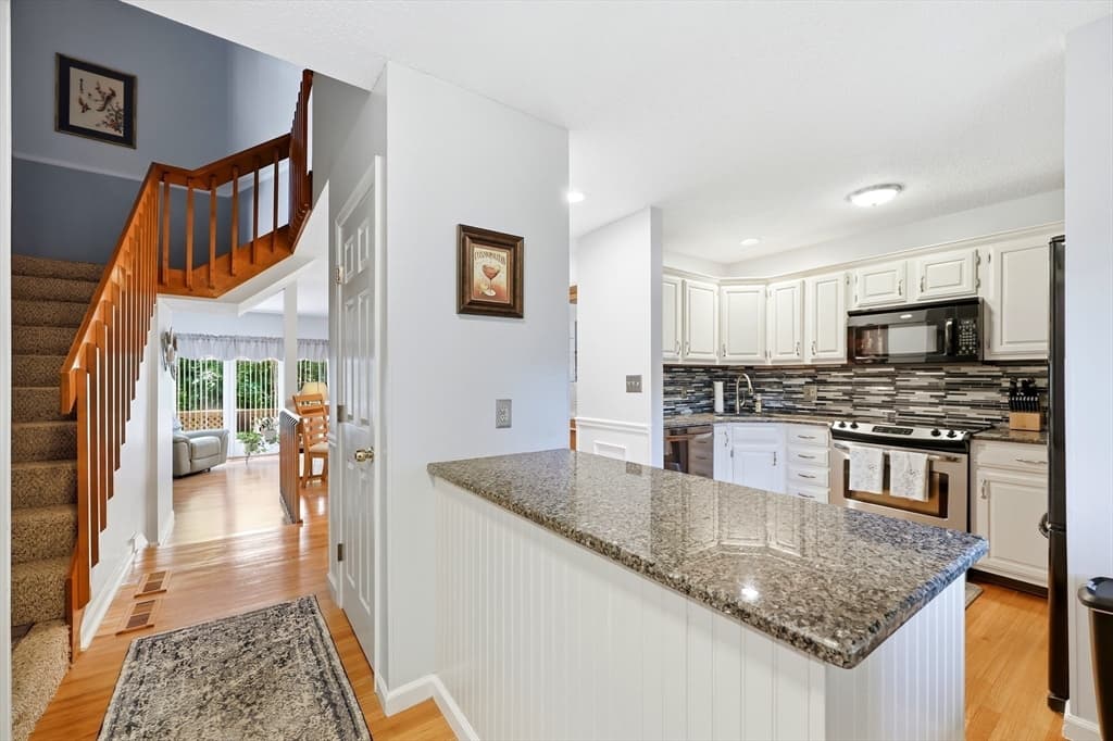 204 Brookfield Ln # 204, Agawam MA 01001 photo 7