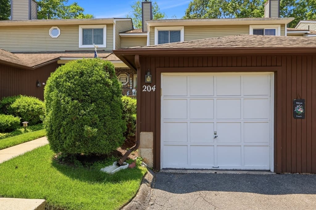 204 Brookfield Ln # 204, Agawam MA 01001 photo 5