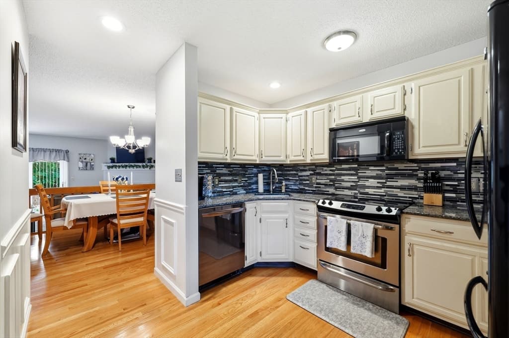 204 Brookfield Ln # 204, Agawam MA 01001 photo 10