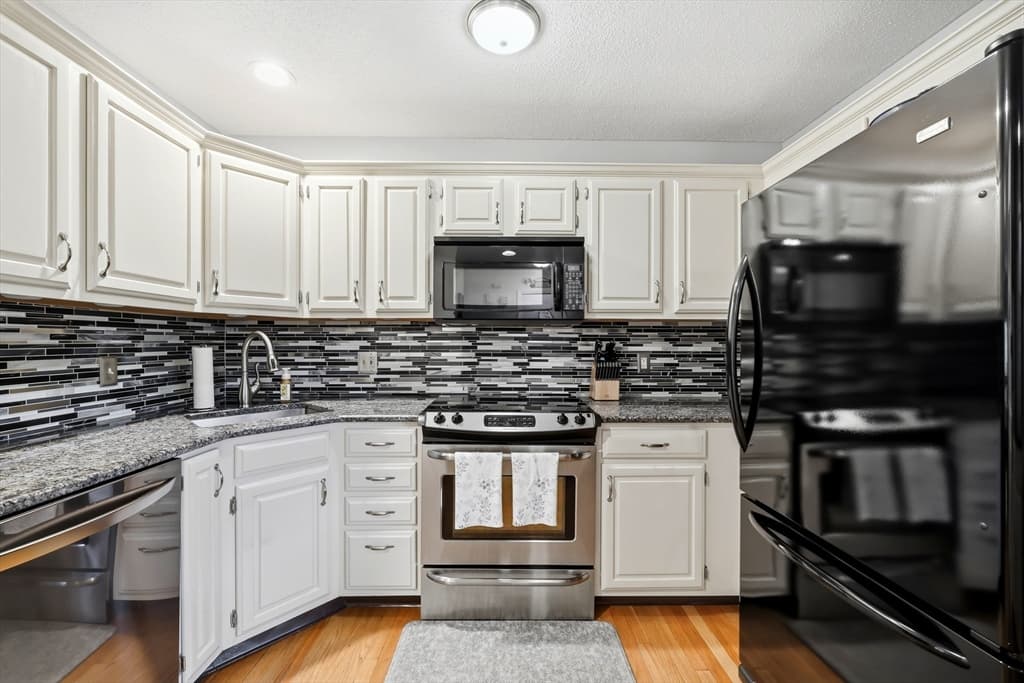 204 Brookfield Ln # 204, Agawam MA 01001 photo 8