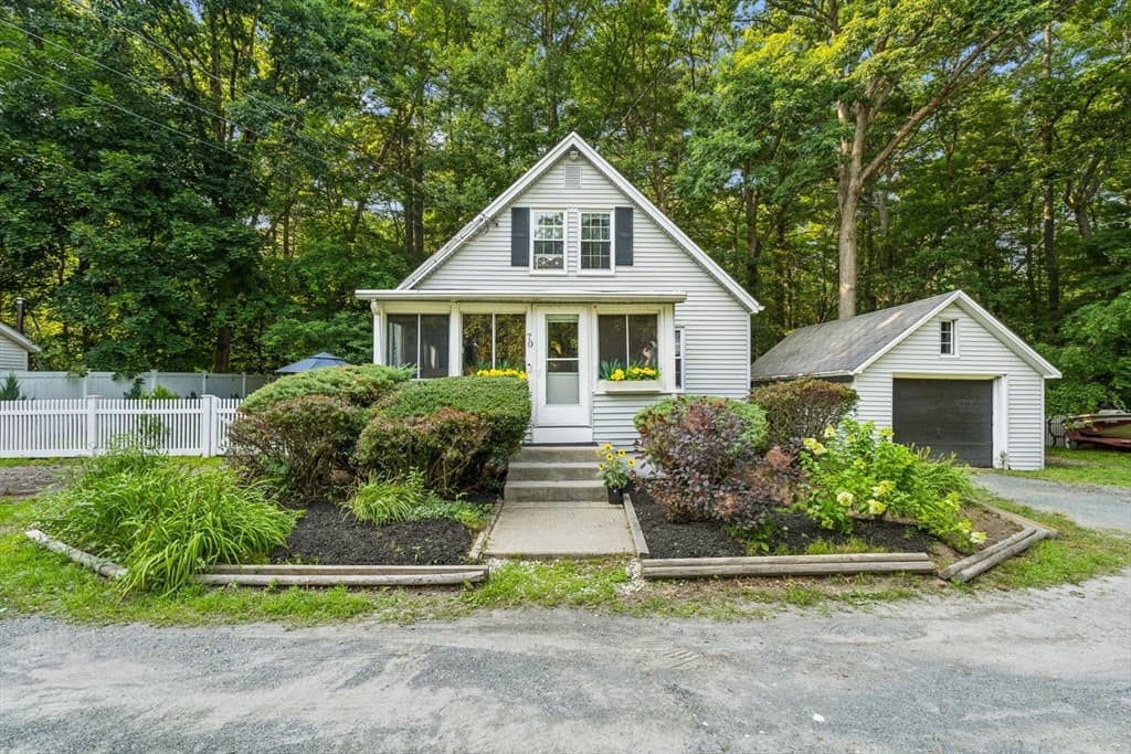 70 Mirror Lake Ave, Norfolk MA 02056 photo 2