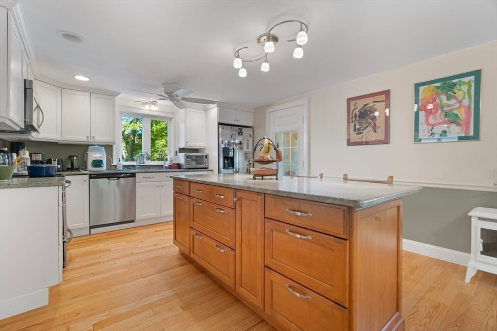 59 Norval Ave, Stoneham MA 02180 photo 10