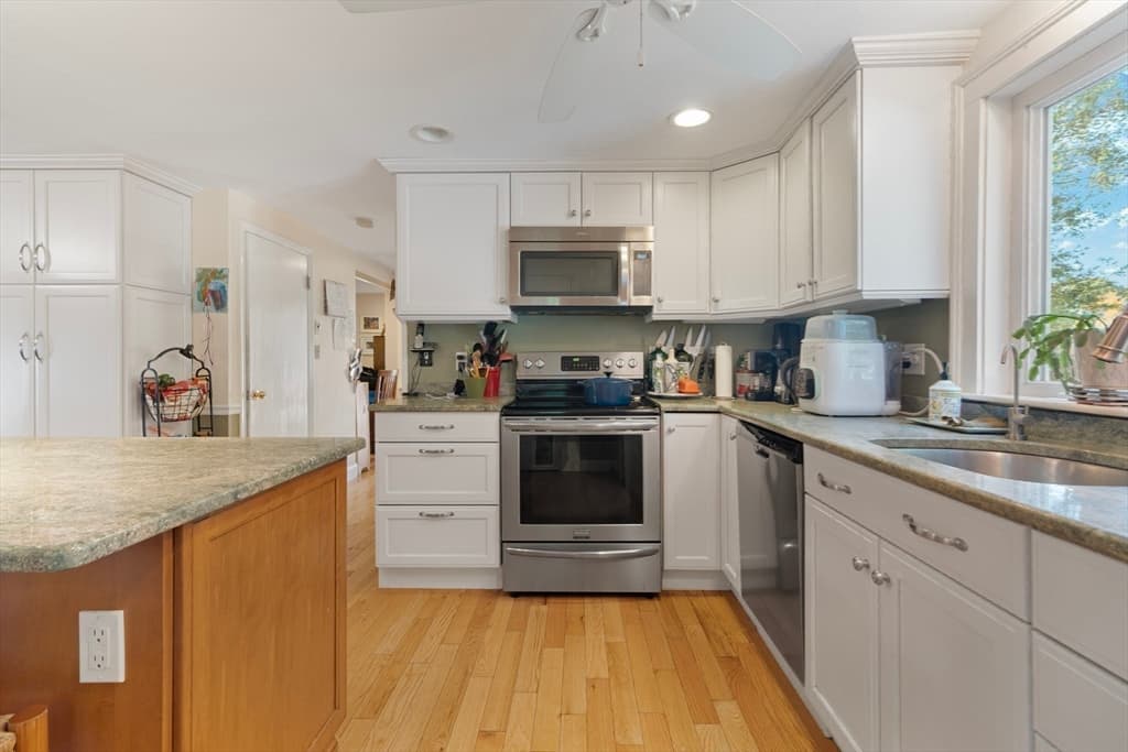 59 Norval Ave, Stoneham MA 02180 photo 14