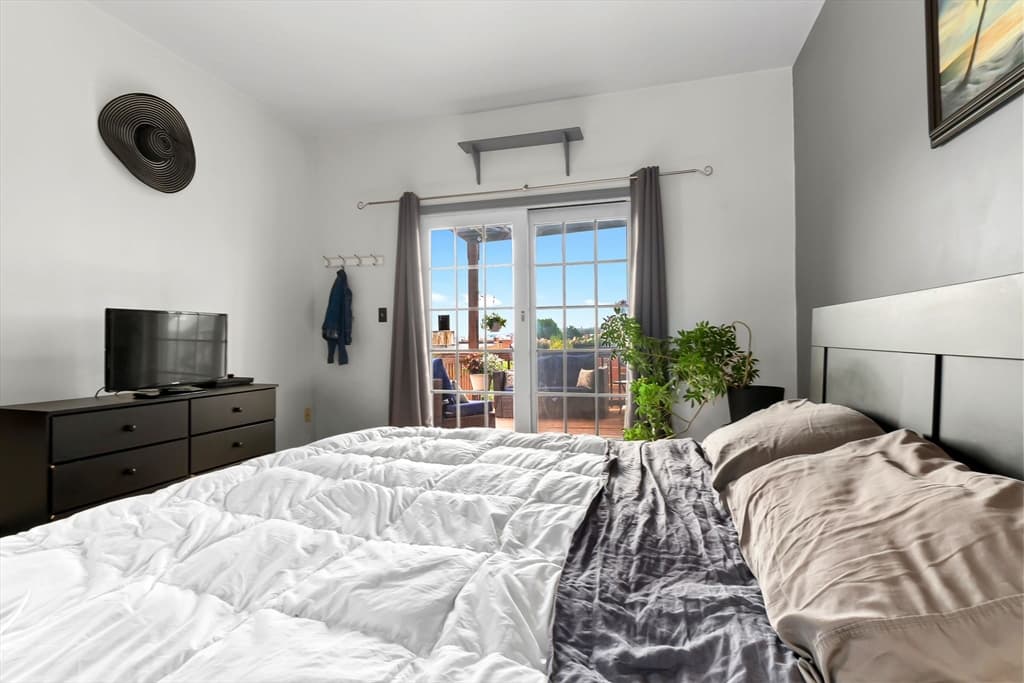 Condominium at 23 Chestnut St # 3L, Chelsea MA 02150, Chelsea, photo 22 of 27