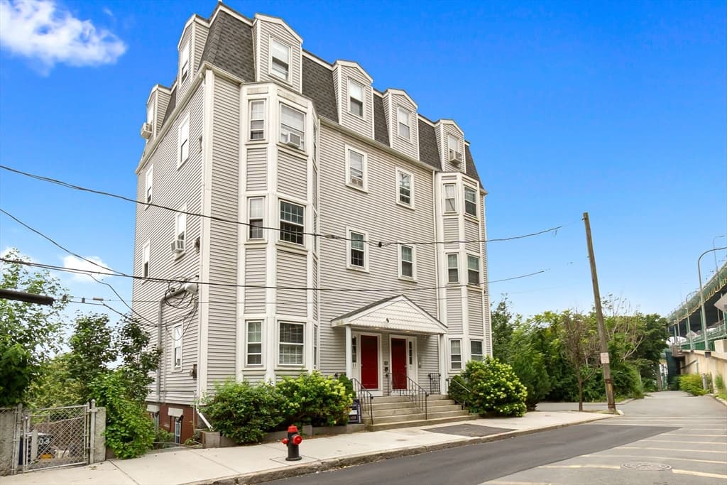 23 Chestnut St # 3L, Chelsea MA 02150