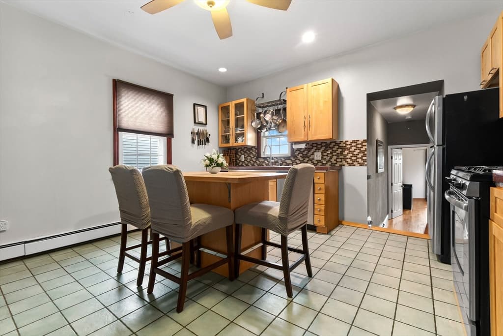 Condominium at 23 Chestnut St # 3L, Chelsea MA 02150, Chelsea, photo 5 of 27