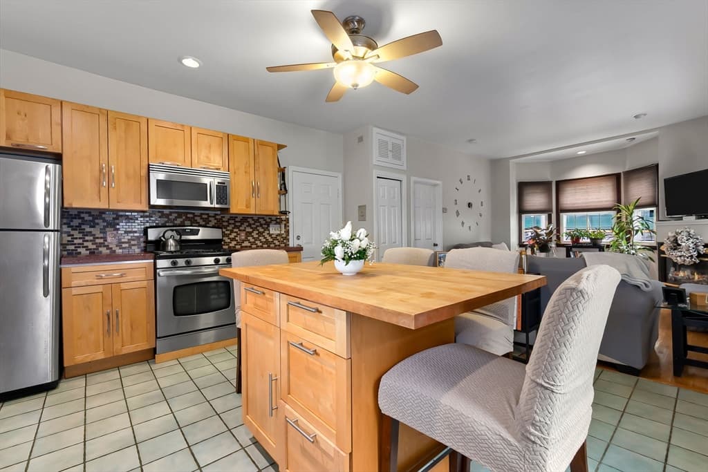 Condominium at 23 Chestnut St # 3L, Chelsea MA 02150, Chelsea, photo 9 of 27