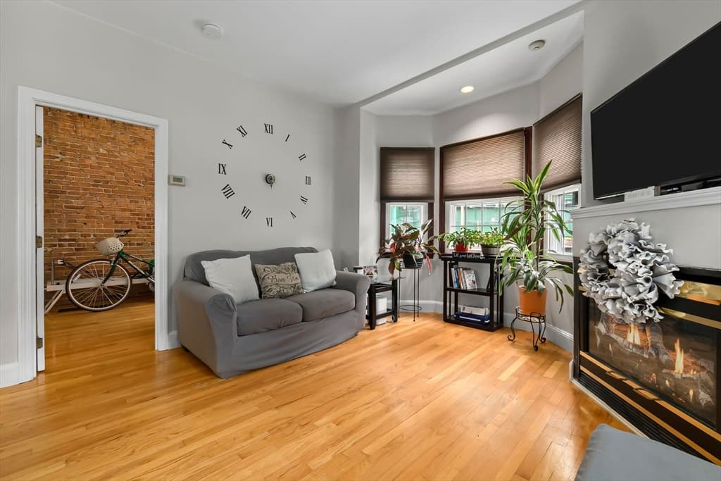 Condominium at 23 Chestnut St # 3L, Chelsea MA 02150, Chelsea, photo 14 of 27