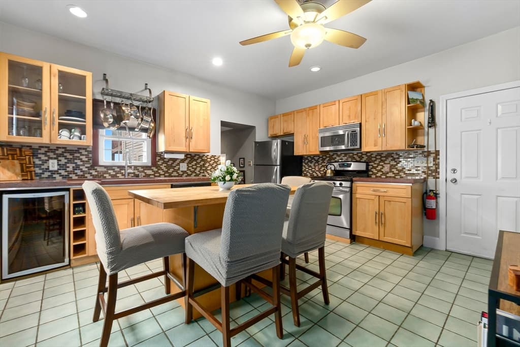 Condominium at 23 Chestnut St # 3L, Chelsea MA 02150, Chelsea, photo 8 of 27