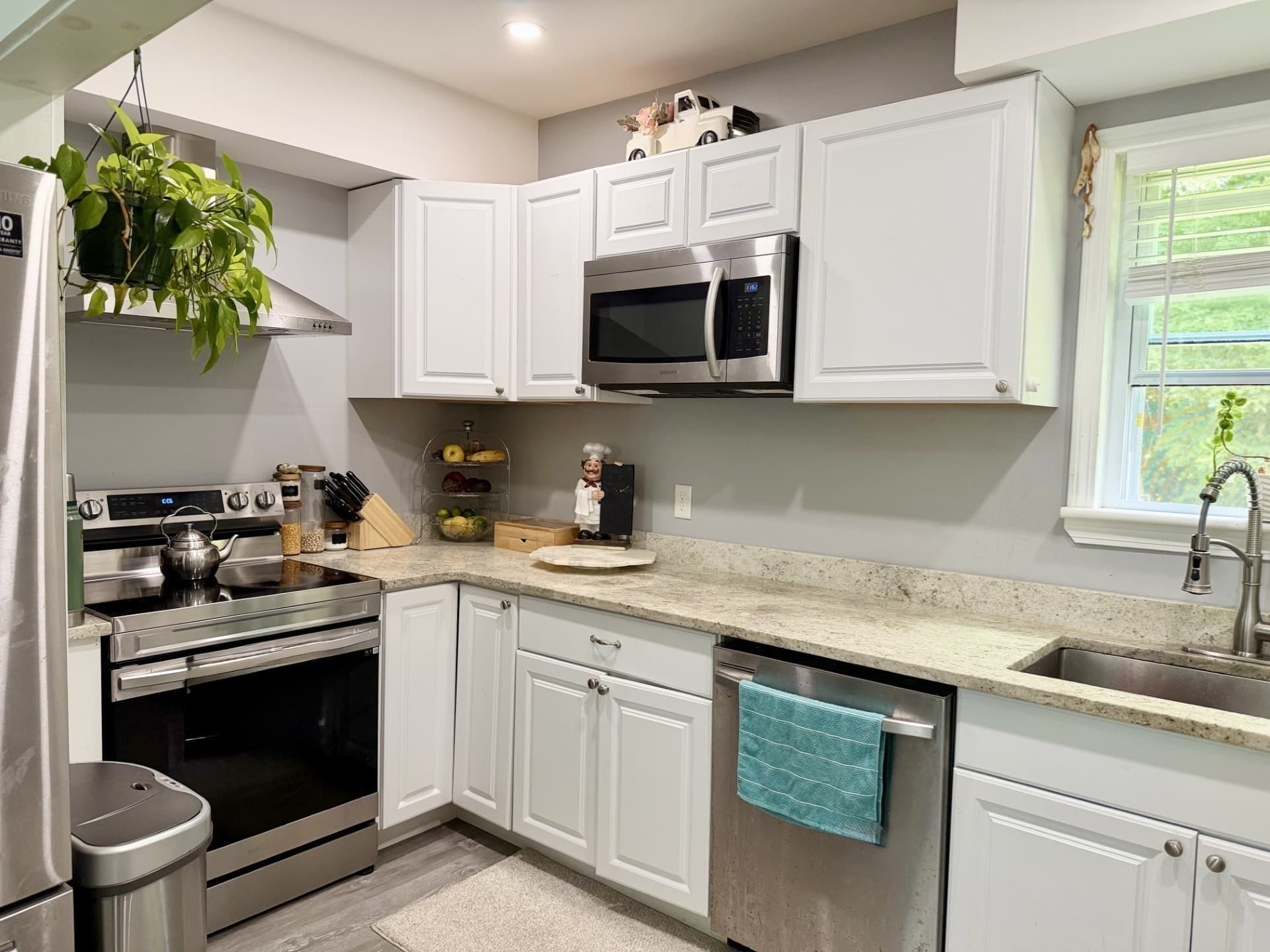 Single Family Residence at 79 Edson St, Brockton MA 02302, photo 7 of 22