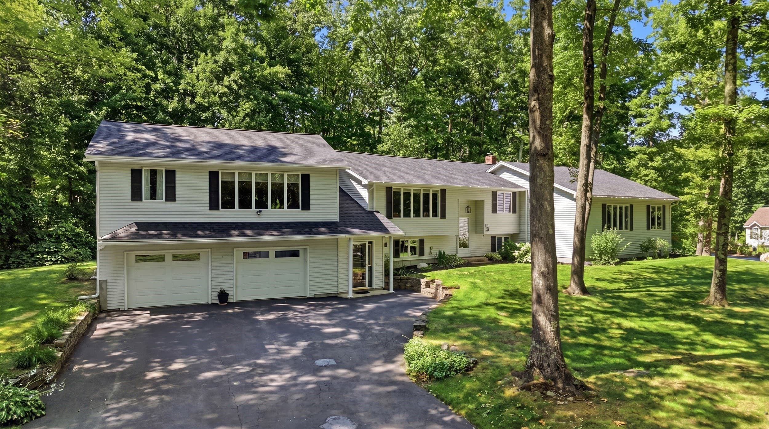 Single Family Residence at 1 Rock Forest Drive, Hooksett NH 03106, Hooksett, photo 2 of 40