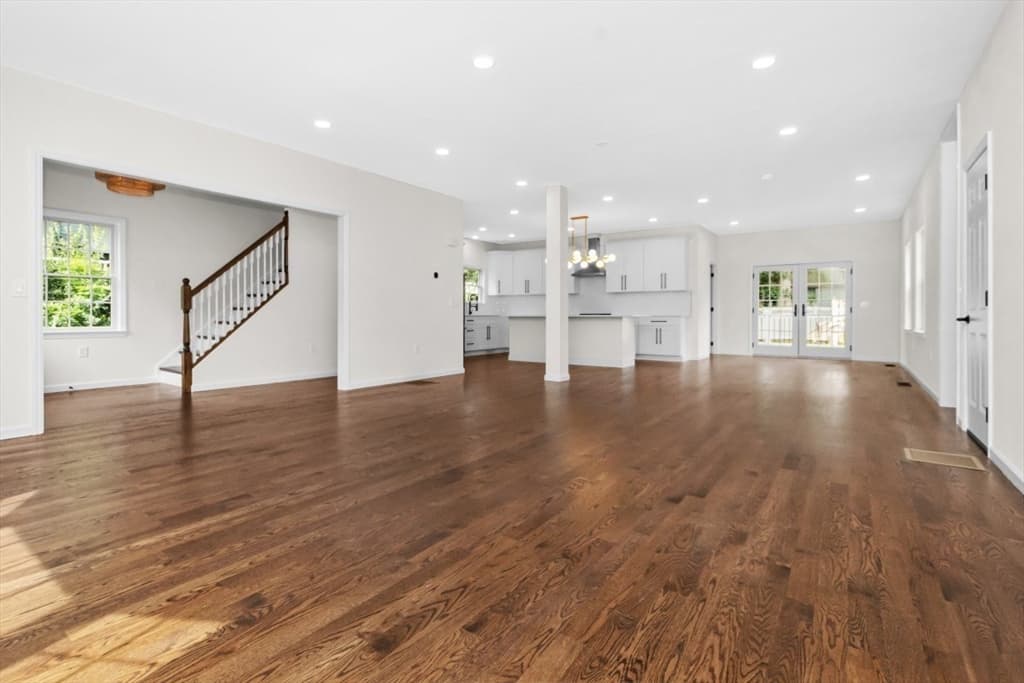 11 Kernwood Ave, Beverly MA 01915 photo 2