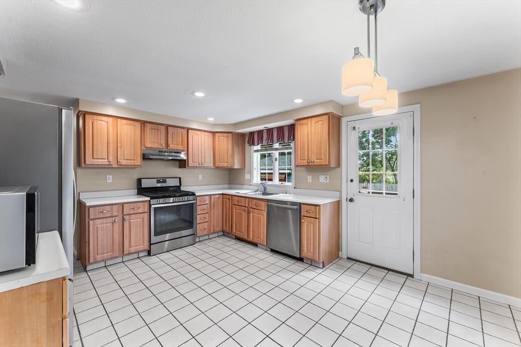 27 Quincy Ave # 27, Dedham MA 02026 photo 9