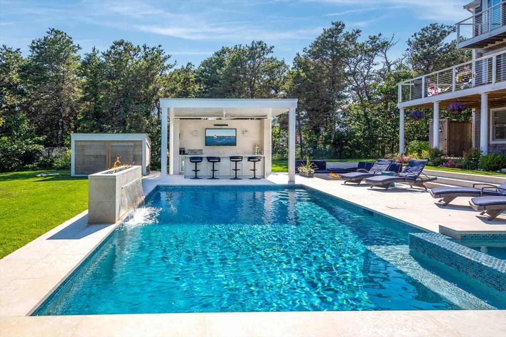 Single Family Residence at 7 Katama Dr, Edgartown MA 02539, Edgartown, photo 3 of 38